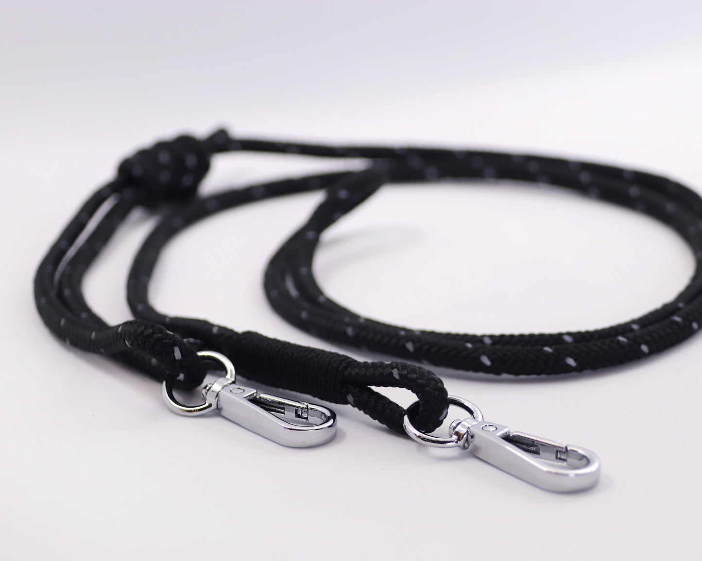 Großer Leckerlibeutel für Hunde Kora oliv mit Reißverschluss - von innen beschichtet