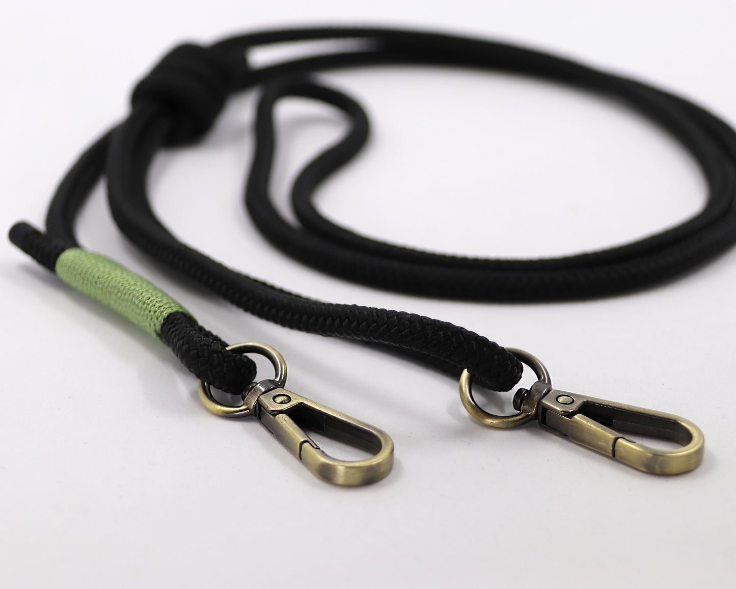 Großer Leckerlibeutel für Hunde Kora oliv Waldliebe - von innen beschichtet