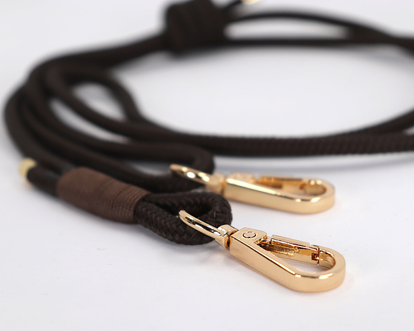 Leckerlibeutel für Hunde - Kaia ocker Blumen - Gassitasche mit Tütenspender