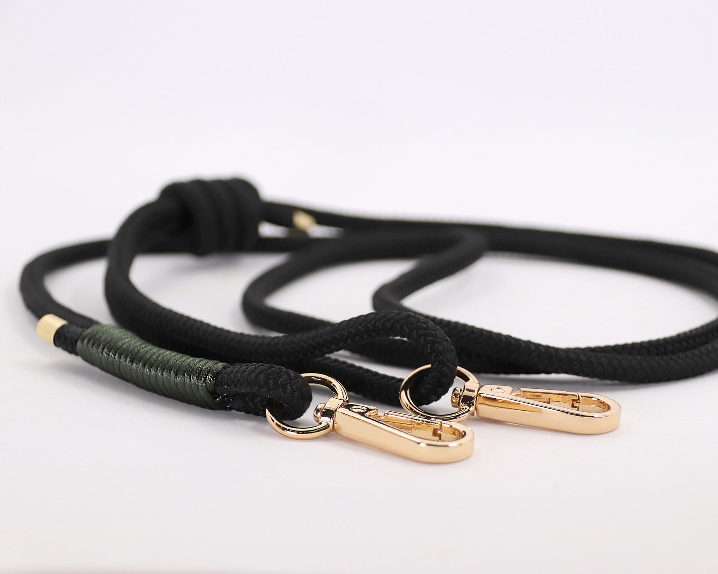 Leckerlibeutel für Hunde - Kaia Jungle - innen beschichtet - Gassitasche mit Tütenspender