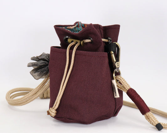 Limited Edition - Leckerlibeutel für Hunde - Kaia bordeaux - Gassitasche mit Tütenspender