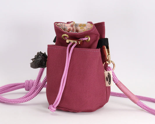 Leckerlibeutel für Hunde - Kaia Berry - Gassitasche mit Tütenspender