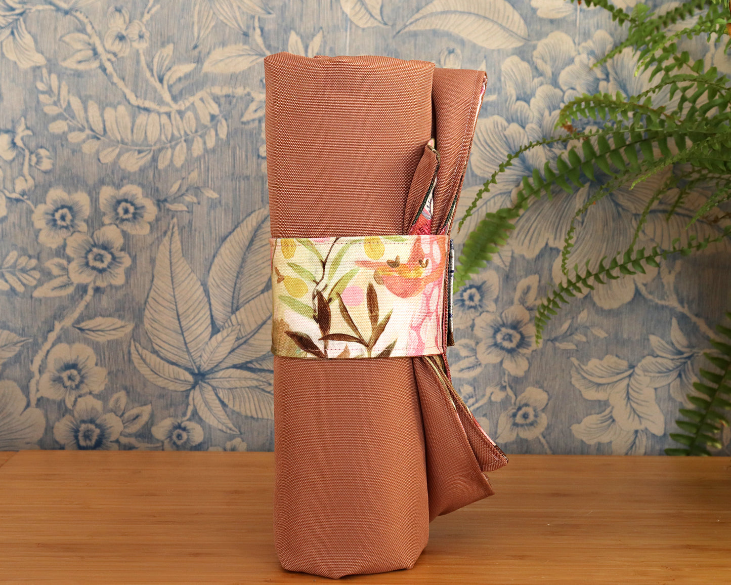 Hundedecke Kalea 60x80 cm – mit wasserabweisender Unterseite | Faltbare Reise- & Outdoor-Decke für Hunde