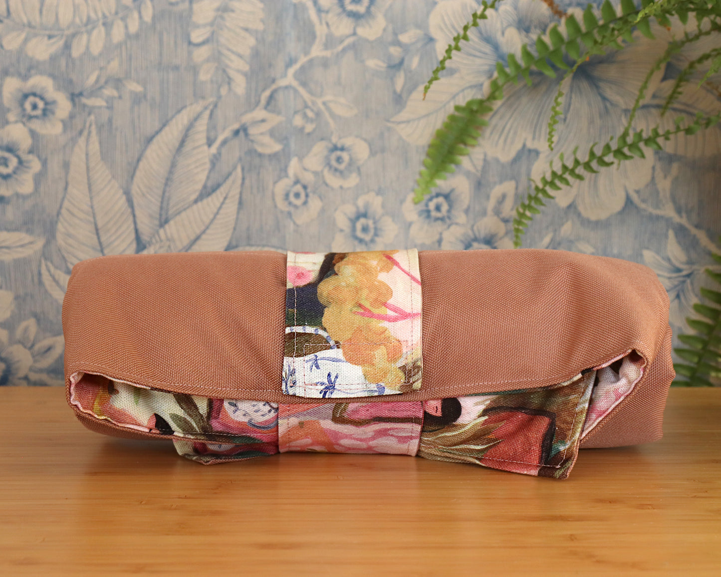 Hundedecke Kalea 60x80 cm – mit wasserabweisender Unterseite | Faltbare Reise- & Outdoor-Decke für Hunde