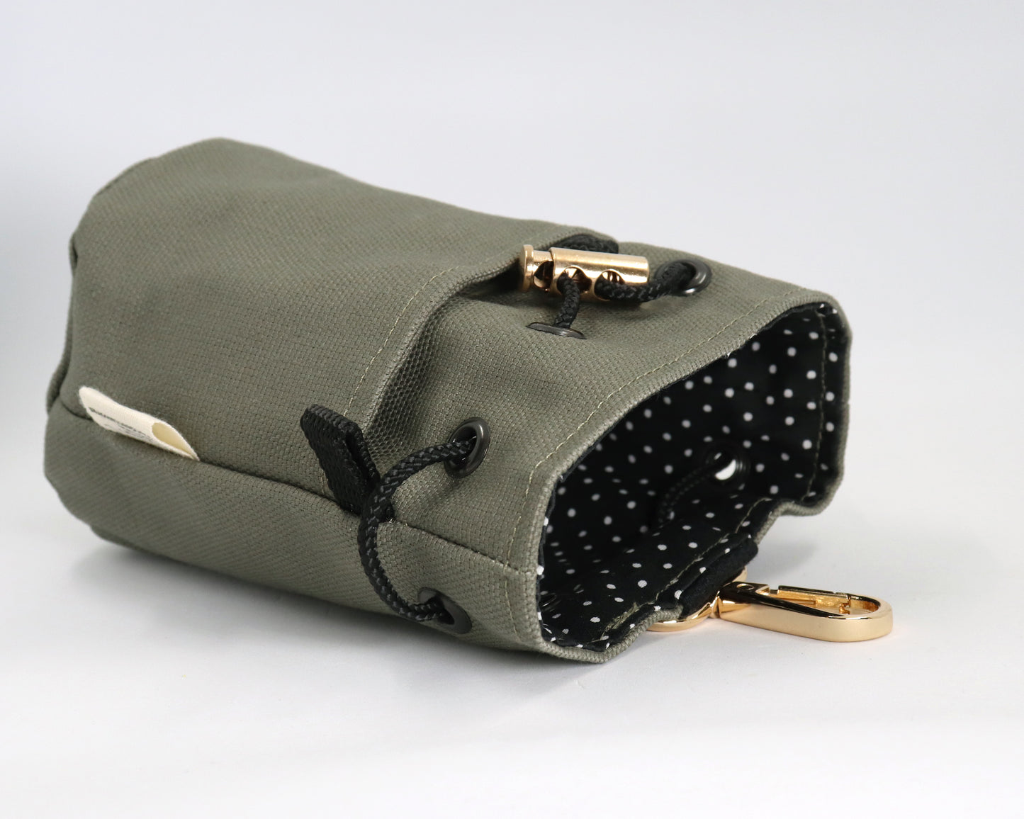 Leckerlibeutel für Hunde - Kaia oliv mit Punkten - Gassitasche mit Tütenspender