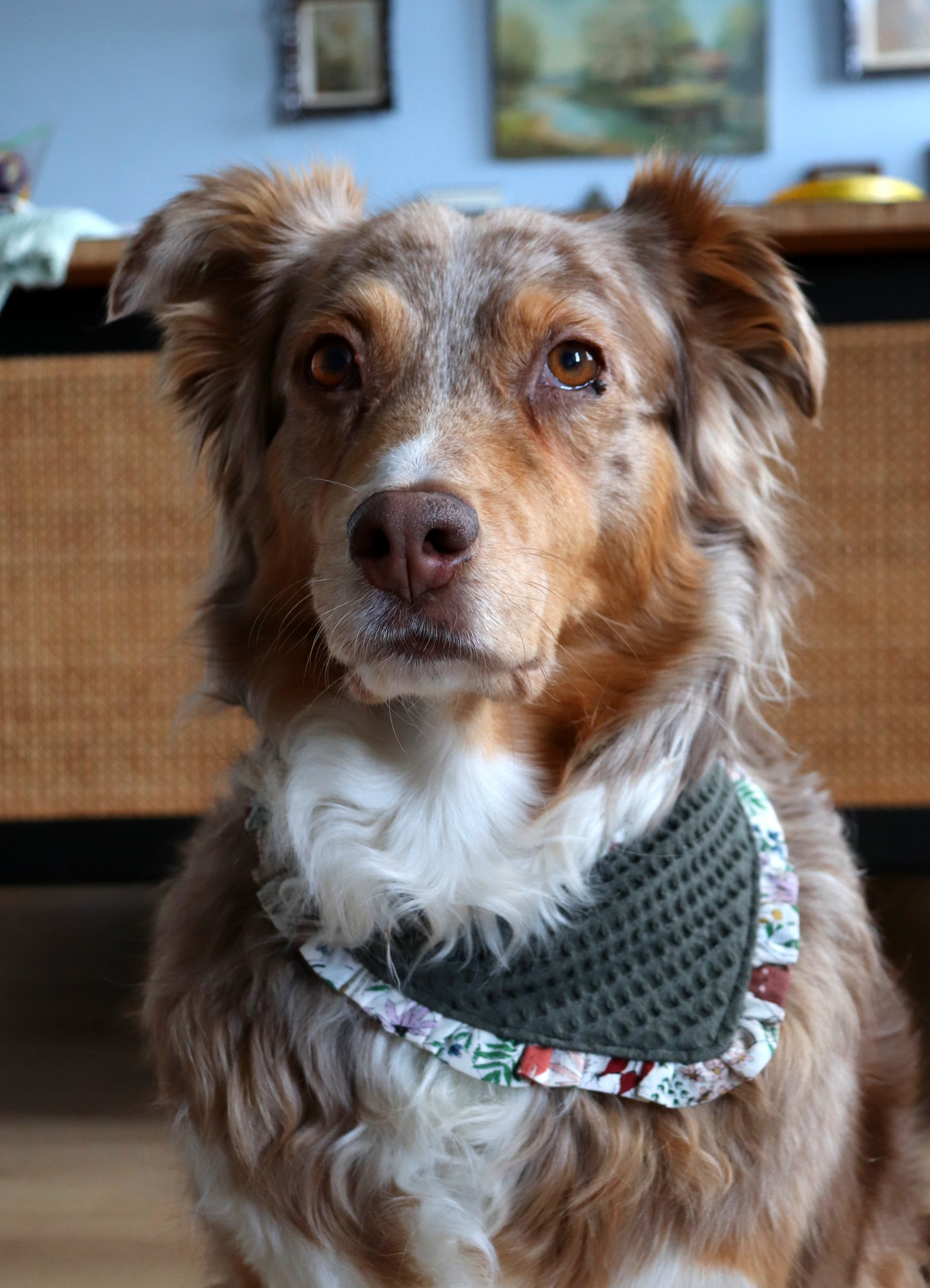 Beidseitig tragbares Halstuch Kiana grün mit Waldtieren für kleine & große Hunde - Limited Edition