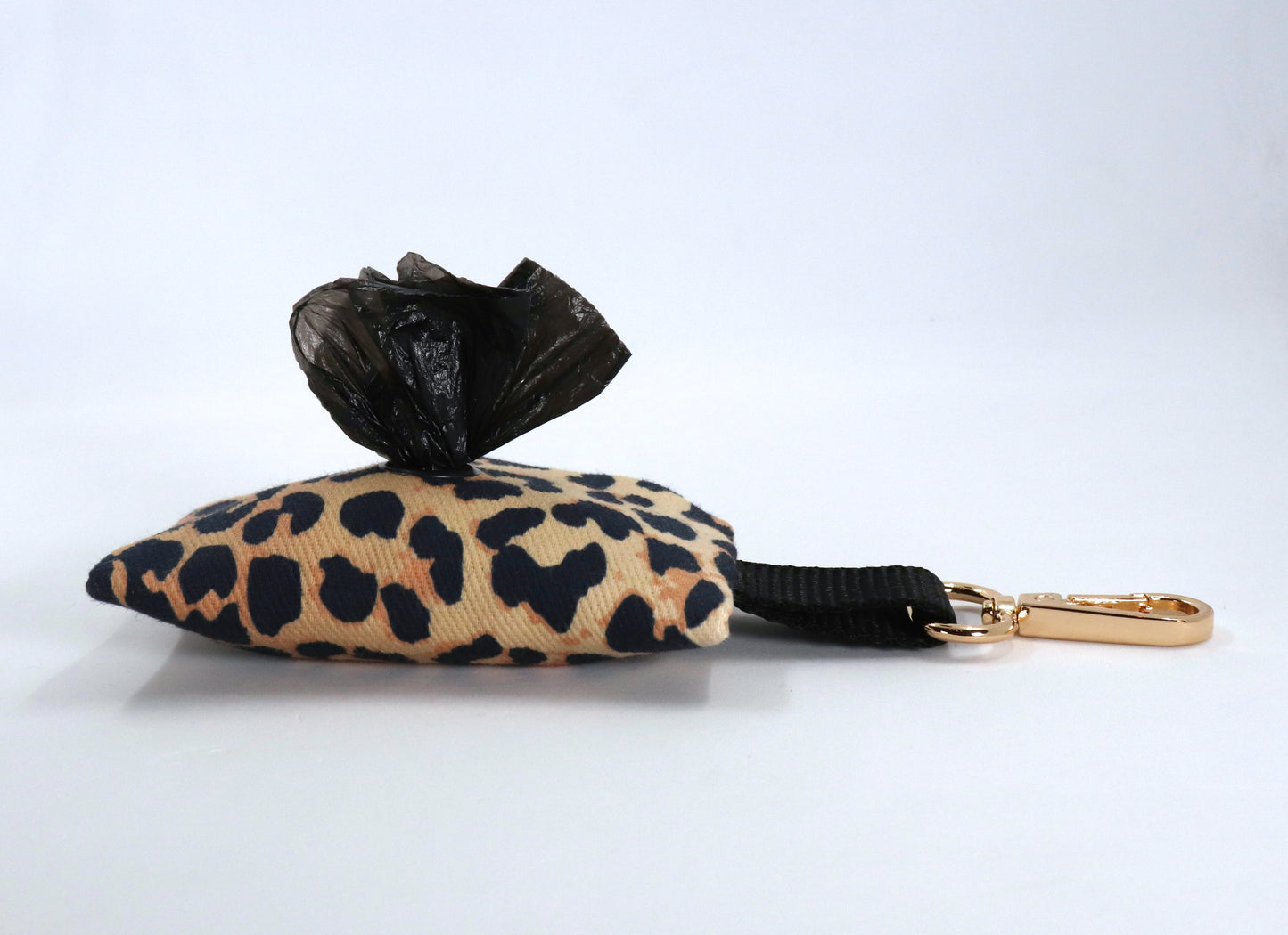 Leckerlibeutel für Hunde - Kaia schwarz Leopard 3  - Gassitasche mit Tütenspender