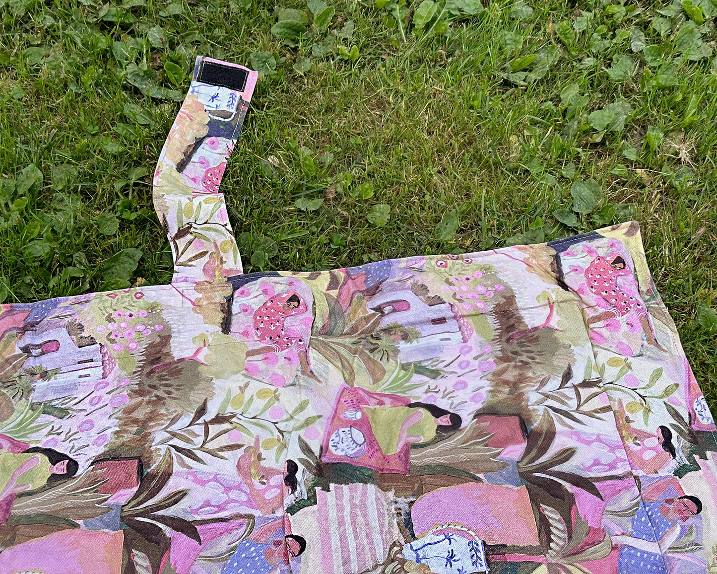 Hundedecke Kalea 60x80 cm – mit wasserabweisender Unterseite | Faltbare Reise- & Outdoor-Decke für Hunde