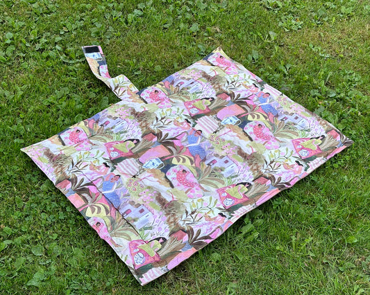 Hundedecke Kalea 60x80 cm – mit wasserabweisender Unterseite | Faltbare Reise- & Outdoor-Decke für Hunde